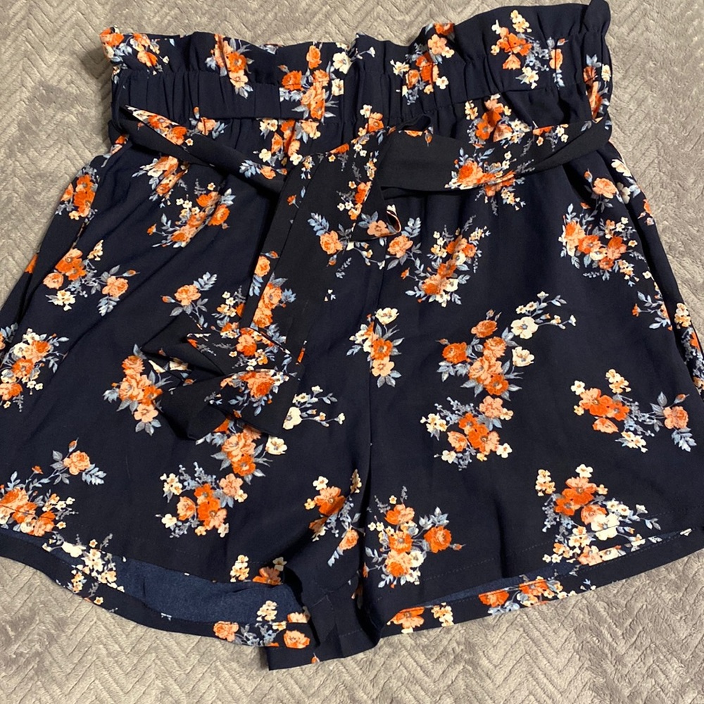 Shein dark blue shorts with flowers 1XL